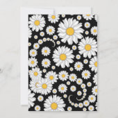 黒い背景に可愛い白いデイジー 招待状 (裏面)