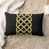 黒い背景に対する金ゴールドのケルト結び目模様 ランバークッション (ブランケット)