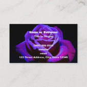 黒い背景に水滴を付ける紫のバラ 名刺 (裏面)