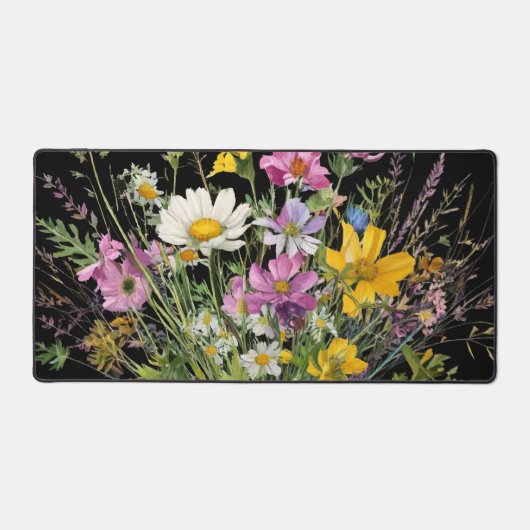 黒い背景に水色の野花の花束 デスクマット (正面)