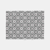 黒い背景に白いカスタマイズ孤立レース フリースブランケット (正面(横))