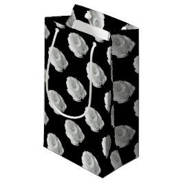 黒い背景に白いバラ スモールペーパーバッグ