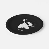 黒い背景に白いムース ペーパープレート (アングル)