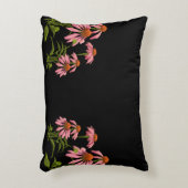 黒い背景に色の濃いピンクの花 アクセントクッション (正面(垂直))