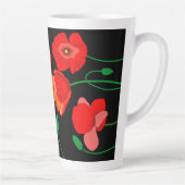 黒い背景に赤いケシのイラストレーション カフェラテマグ (右)
