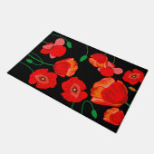 黒い背景に赤いケシのイラストレーション ドアマット (アングル)