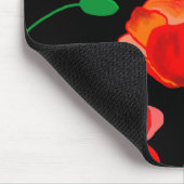 黒い背景に赤いケシのイラストレーション マウスパッド (コーナー)