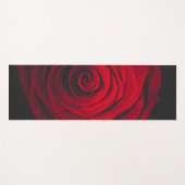 黒い背景に赤いバラのヴィンテージ効果 ヨガマット (正面(横))