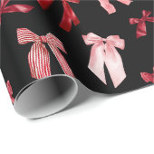 黒い背景に赤い弓 ラッピングペーパー (ロールコーナー)
