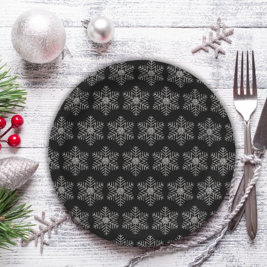 黒い背景に輝く雪の結晶 ペーパープレート