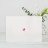 黒い背景に離れある赤い一組 招待状 (スタンド正面)