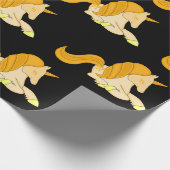 黒い背景に魔法の金色のユニコーン ラッピングペーパー (角)