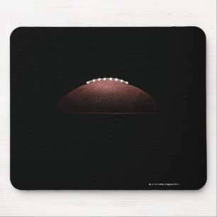 黒い背景のアメリカン・フットボールの球 マウスパッド