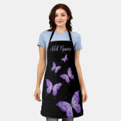 黒い背景のエプロンに紫の蝶 エプロン (着用した状態)