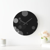 黒い背景のグレーのドット ラージ壁時計 (ホーム)