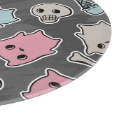 黒い背景のスカルおよびハート カッティングボード (角)