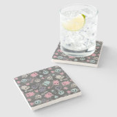 黒い背景のスカルおよびハート ストーンコースター (横)