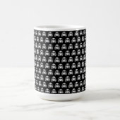 黒い背景のスケルトンの頭蓋骨 コーヒーマグカップ (中央)
