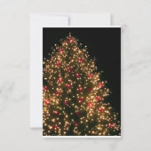 黒い背景のライトのついたクリスマスツリー ウェディングへの返信 招待状 (裏面)