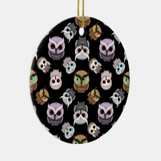 黒い背景の上にかわいいフクロウイラストレーション セラミックオーナメント (右)