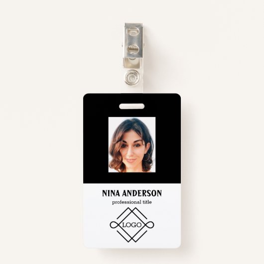 黒い背景の写真 バッジ (正面クリップ)