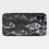 黒い背景の化石の白身魚 Case-Mate iPhoneケース (裏面(横))