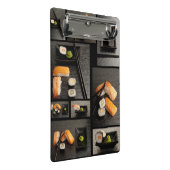 黒い背景の寿司のコレクション ミニクリップボード (アングル)