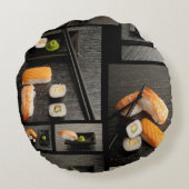 黒い背景の寿司のコレクション ラウンドクッション (裏面)