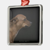 黒い背景の混合された品種犬のプロフィール メタルオーナメント (左)