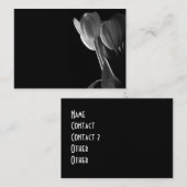 黒い背景の白いチューリップの写真 名刺 (正面/裏面)