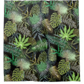 黒い背景の緑の熱帯シダ シャワーカーテン (正面)