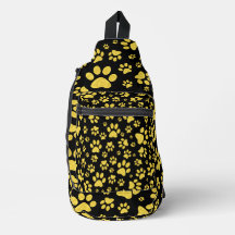 黒い背景の金ゴールドメタルパターンパス