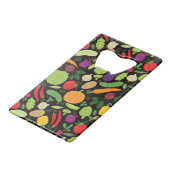 黒い背景の食糧 クレジットカード栓抜き (正面アングル)