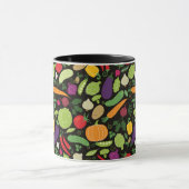 黒い背景の食糧 マグカップ (中央)