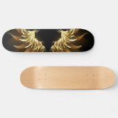 黒い背景の黄金の天使の翼 スケートボード (横)