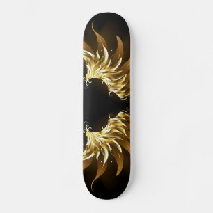 黒い背景の黄金の天使の翼 スケートボード