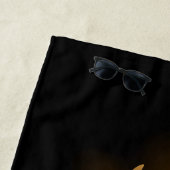 黒い背景の黄金の天使の翼 ビーチタオル (インサイチュ)