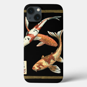 黒い背景の2人の日本人のコイの金魚 iPhone 13ケース