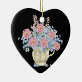 黒い背景を持つピンクと青の花 セラミックオーナメント (右)