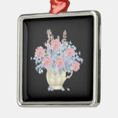 黒い背景を持つピンクと青の花 メタルオーナメント (左)