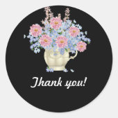 黒い背景を持つピンクと青の花 ラウンドシール (正面)