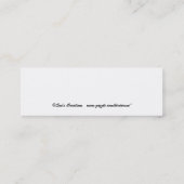 黒い背景を持つピンクのバラのつぼみ スキニー名刺 (裏面)