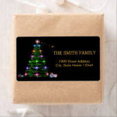 黒い背景を持つ装飾クリスマスツリー ラベル (インサイチュ)