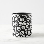 黒い背景パターンのスカル マグカップ (中央)