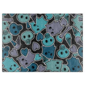 黒い背景2のスカルおよびハート カッティングボード (正面)