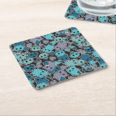 黒い背景2のスカルおよびハート スクエアペーパーコースター (アングル)