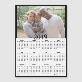 黒い背景2019のカレンダーの写真の磁石