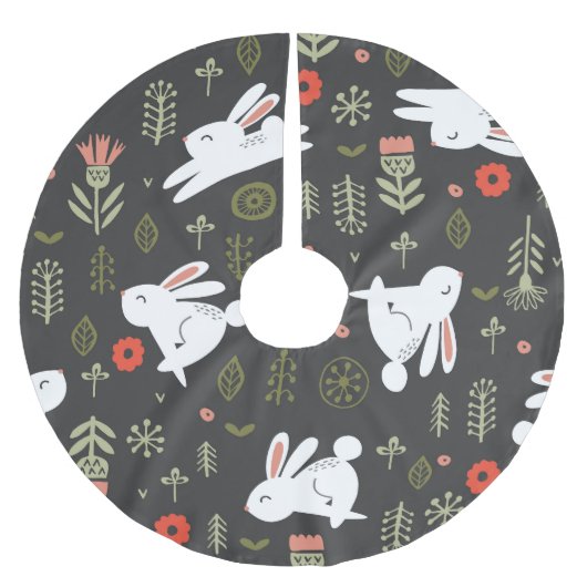 黒い背景、白いウサギ、フローラヴィンテージ。 ブラッシュドポリエステルツリースカート (正面)