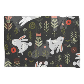 黒い背景、白いウサギ、フローラヴィンテージ。 枕カバー