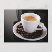 黒い花こう岩のカウンターのエスプレッソのコップ ポストカード (正面)